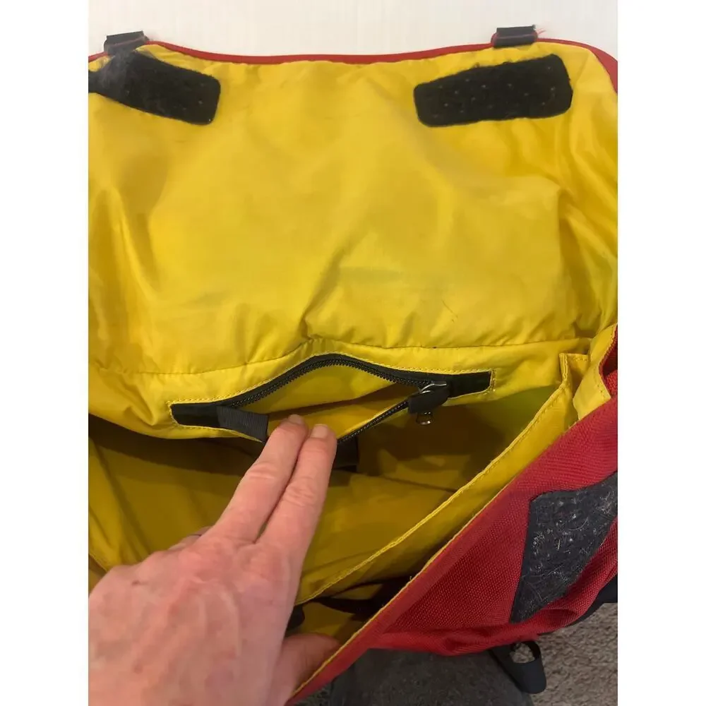 Patagonia Vintage Half Mass Messenger Bag Red Black